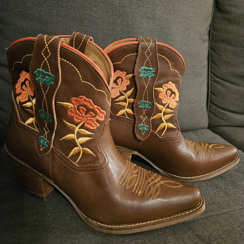 NWOT Dingo #Play Pretty Leather Booties 10